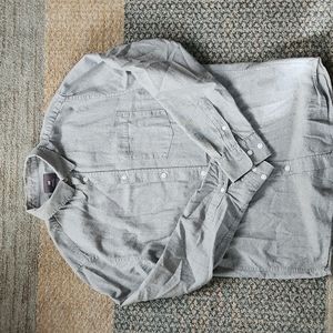 H&M Standard fit Size Small Casual Dress shirt Green